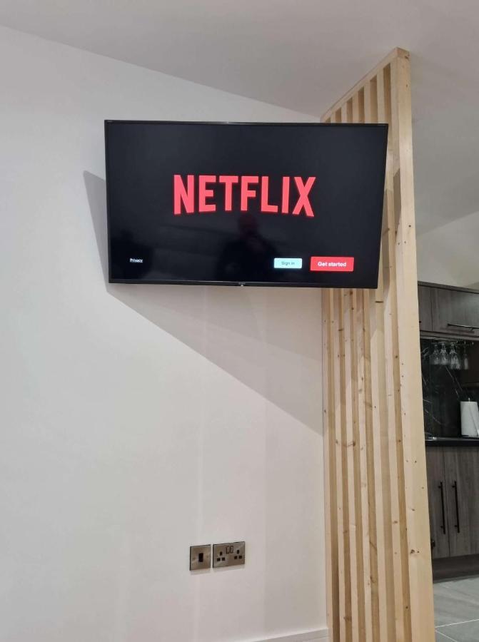 Lmk, Spacious 1 Bedroom Ground Floor Apartment, Ev Charger, Free Parking Wi-Fi, Great Location بلفاست المظهر الخارجي الصورة