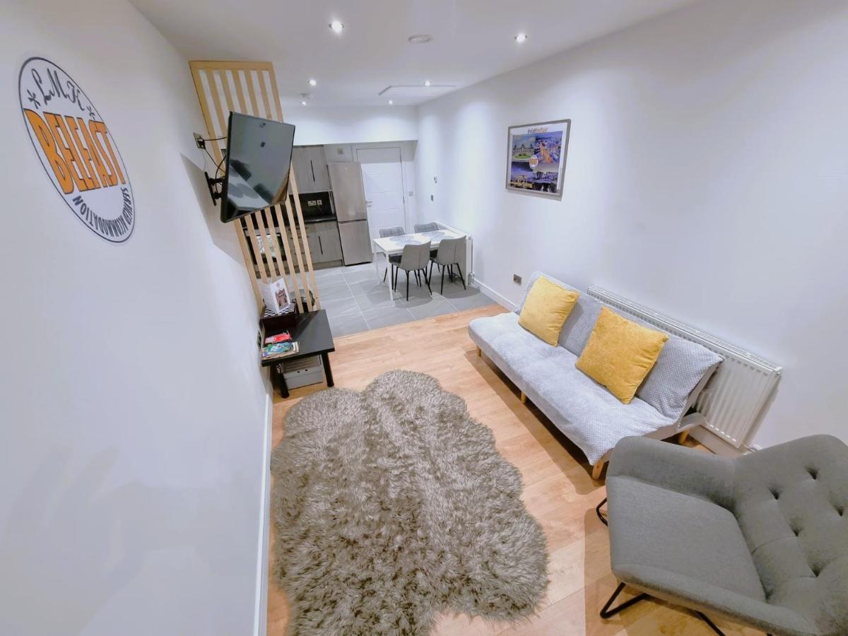 Lmk, Spacious 1 Bedroom Ground Floor Apartment, Ev Charger, Free Parking Wi-Fi, Great Location بلفاست المظهر الخارجي الصورة
